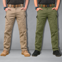 Khaki + Grün